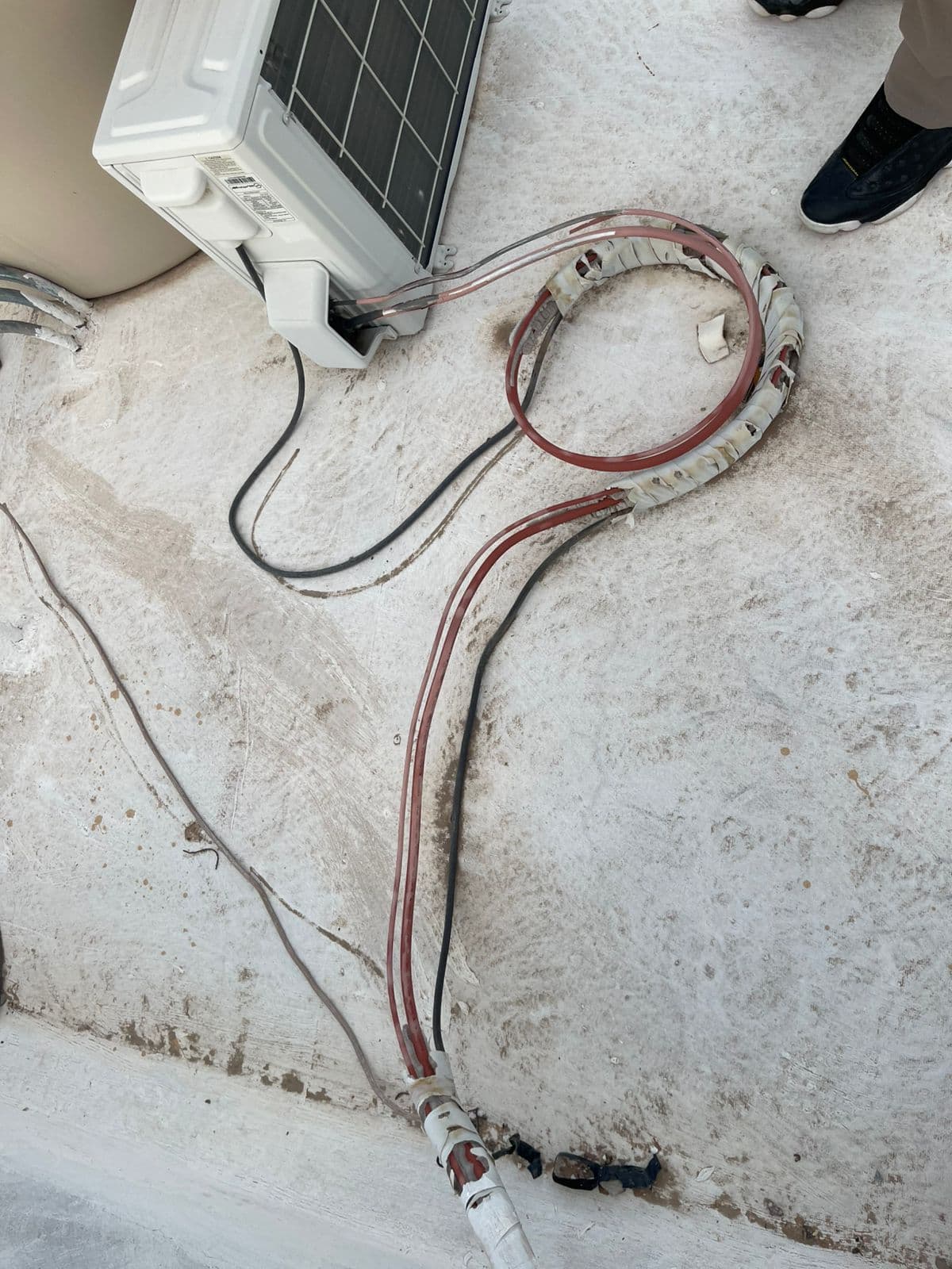 Instalación de minisplit con cableado en residencia