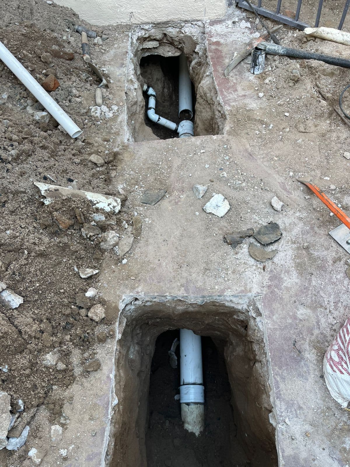 Reparación de tubería de agua con PVC