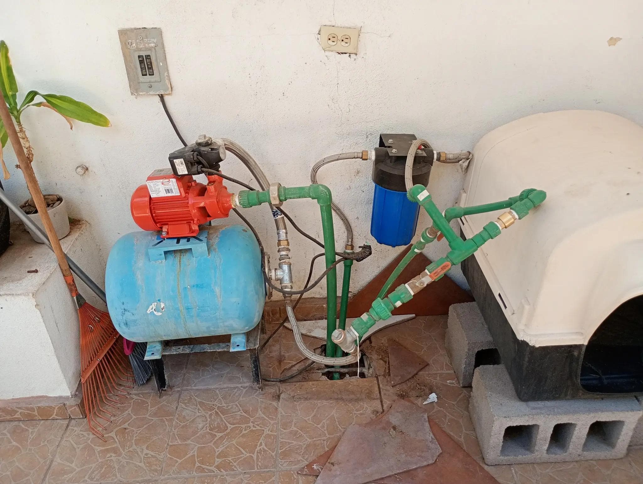 Sistema hidroneumático y presurizador instalado