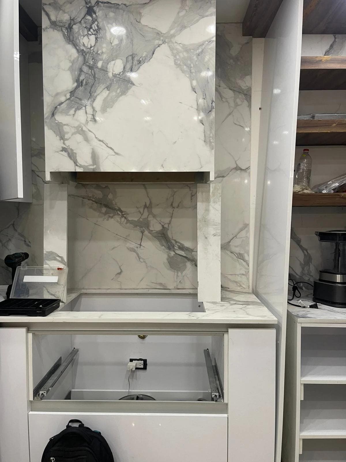 Cocina con mármol Calacatta