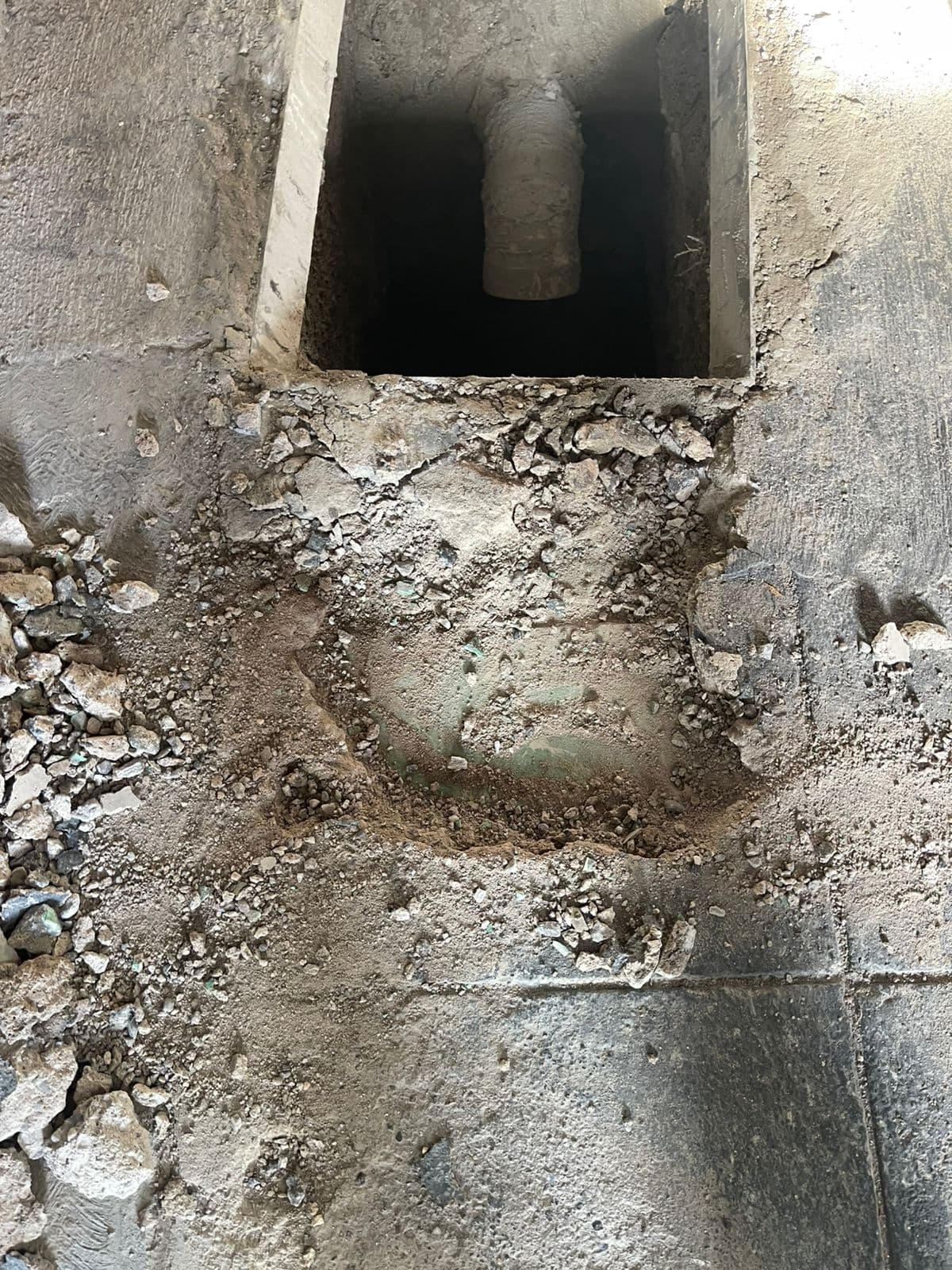 Trabajo de plomería con tubería